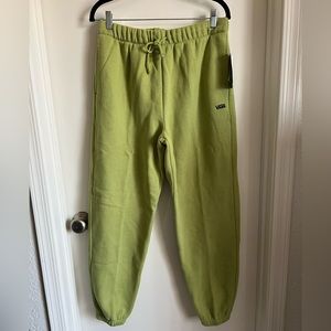 💥NWT💥 VANS Comfy Cush Relaxed Sweatpants Fern Green Sz. Med